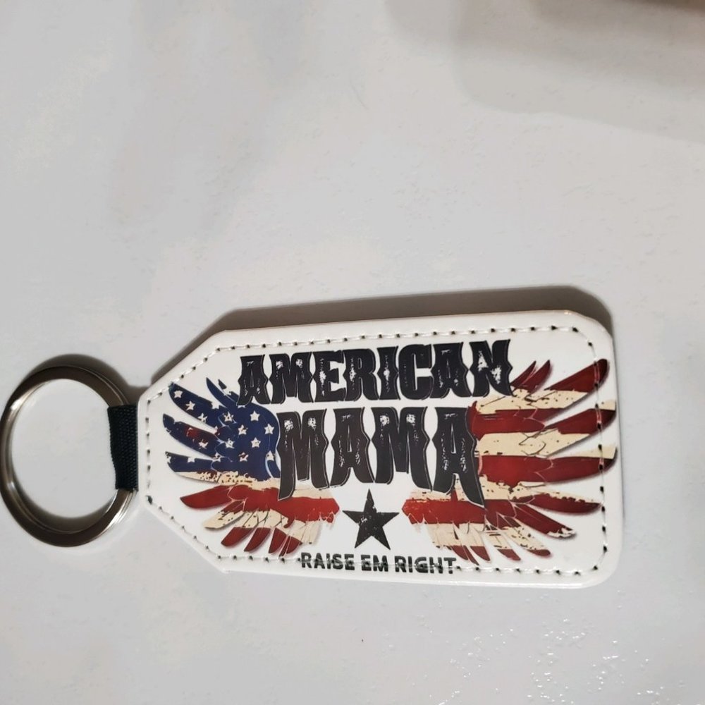AMERICAN MAMA Keychain